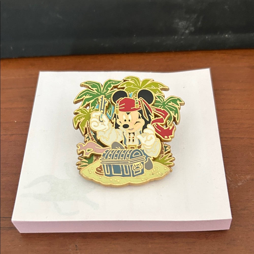 Disney Pirates of the Caribbean Mickey Pin